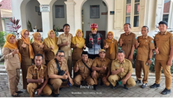 Kunjungan Mendadak Bupati Probolinggo Menambah Semangat dan Motivasi Aparatur Kecamatan Maron